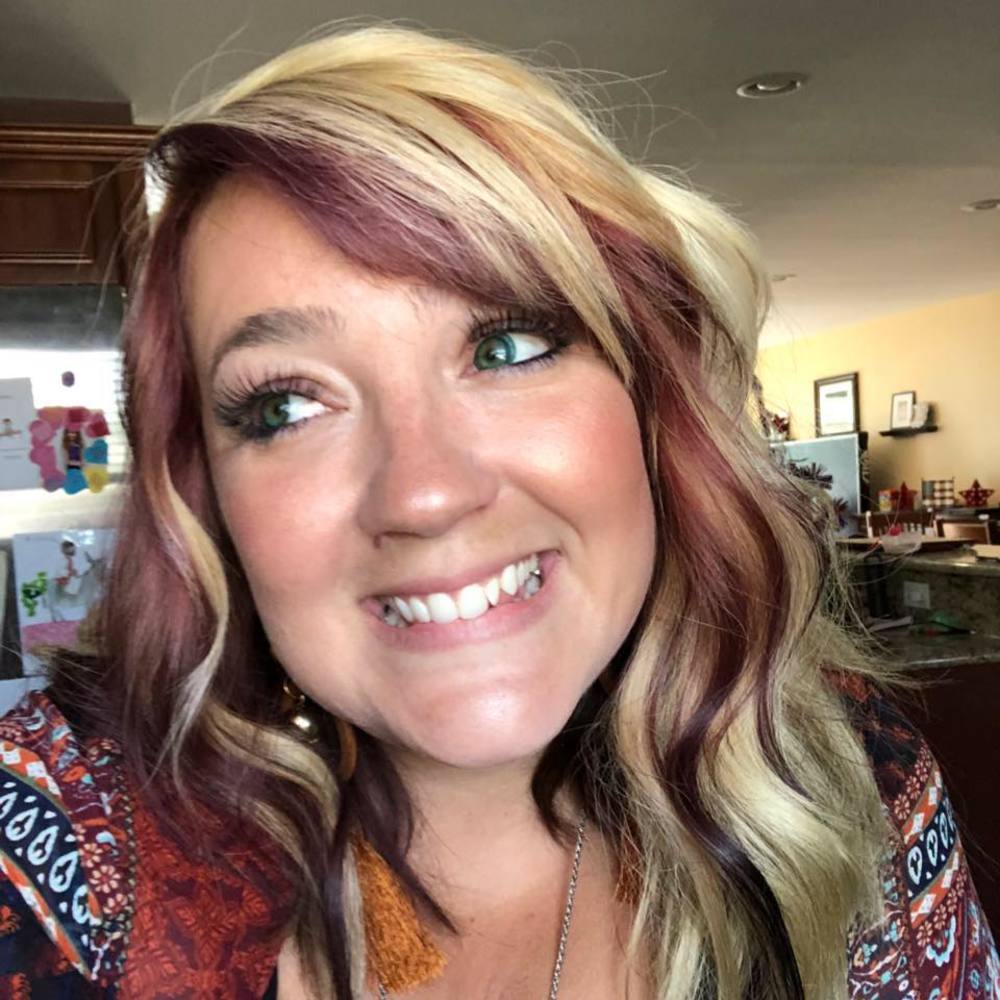 Meet your Posher, Cassandra